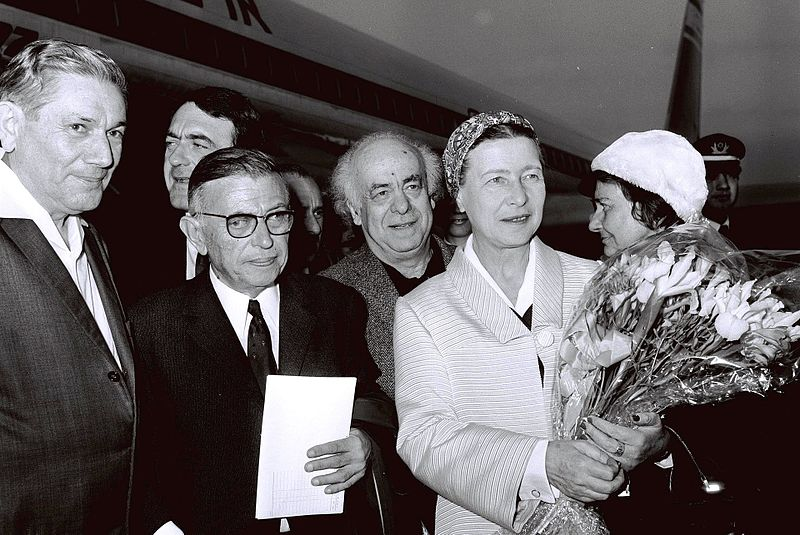 French philosopher-writer Jean Paul Sartre and writer Simone De Beauvoir arriving Israel and welcomed by Avraham Shlonsky and Leah Goldberg at Lod airport (14/03/1967).